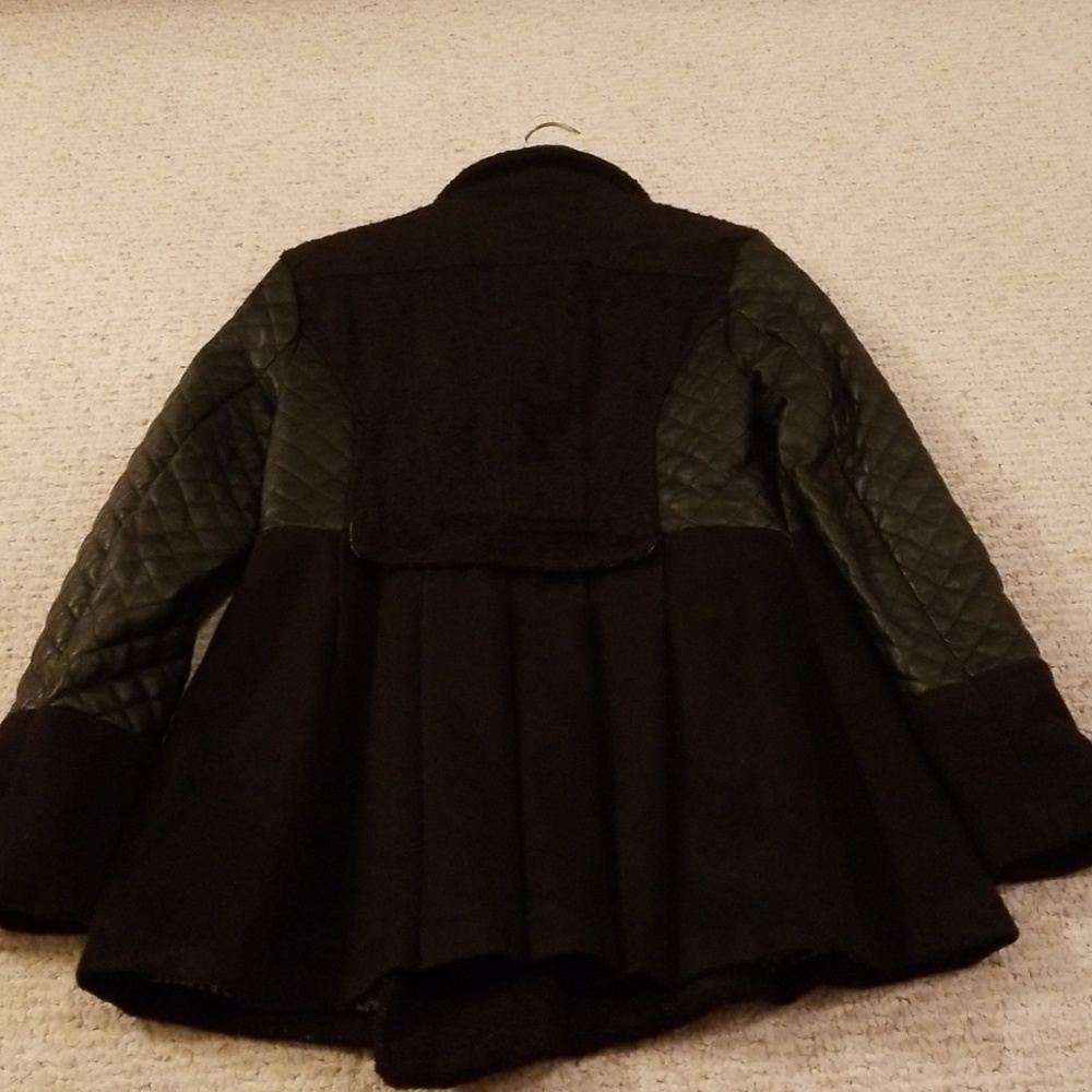 Coat - Picture 7 of 8